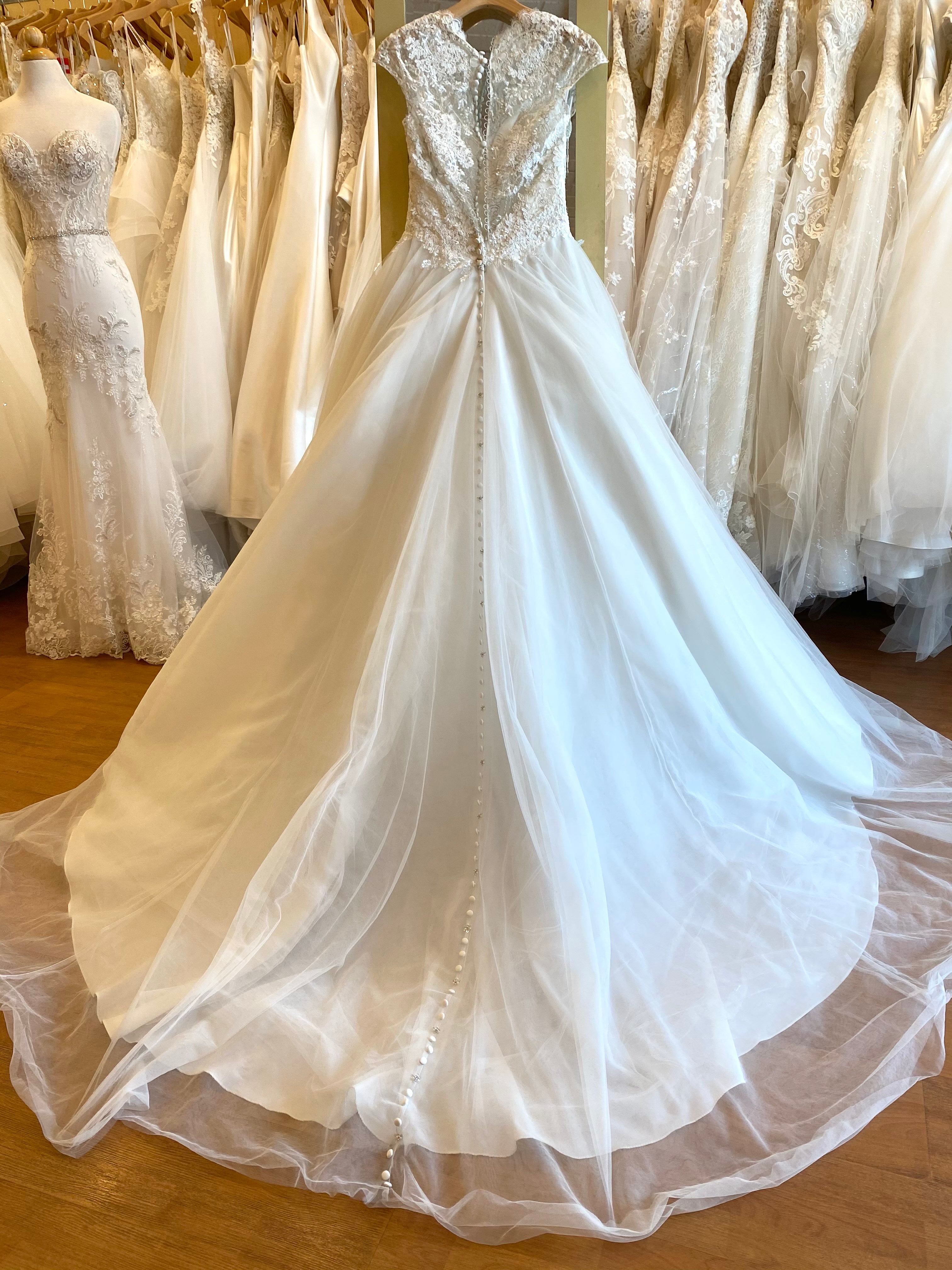 9162 Allure Wedding Dress