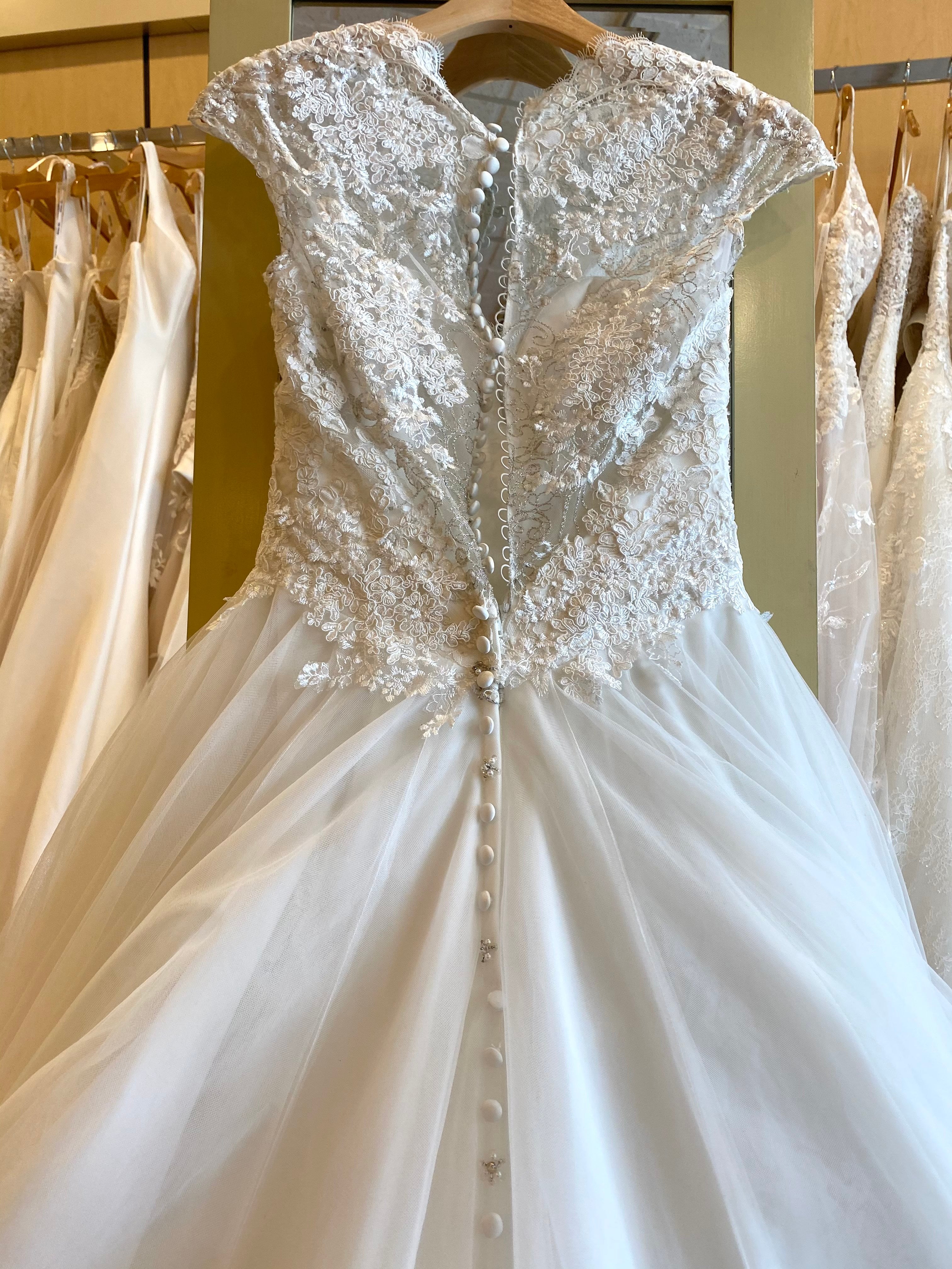 9162 Allure Wedding Dress